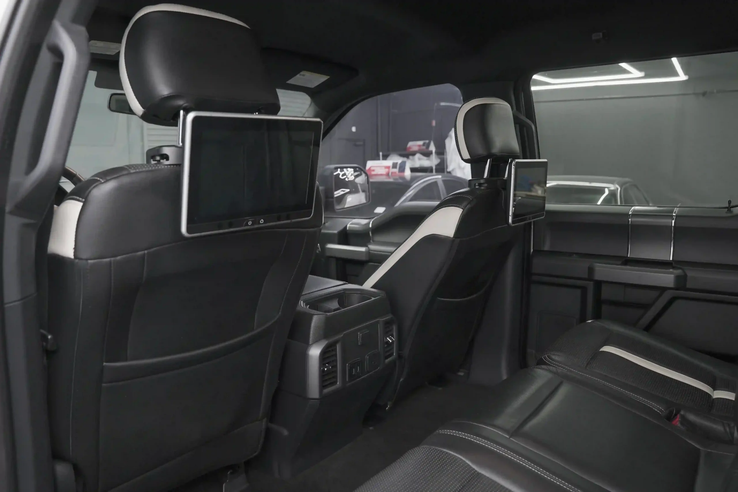 F9C867D6-24AE-41E1-A84D-34740D06BD1C_17_11zon