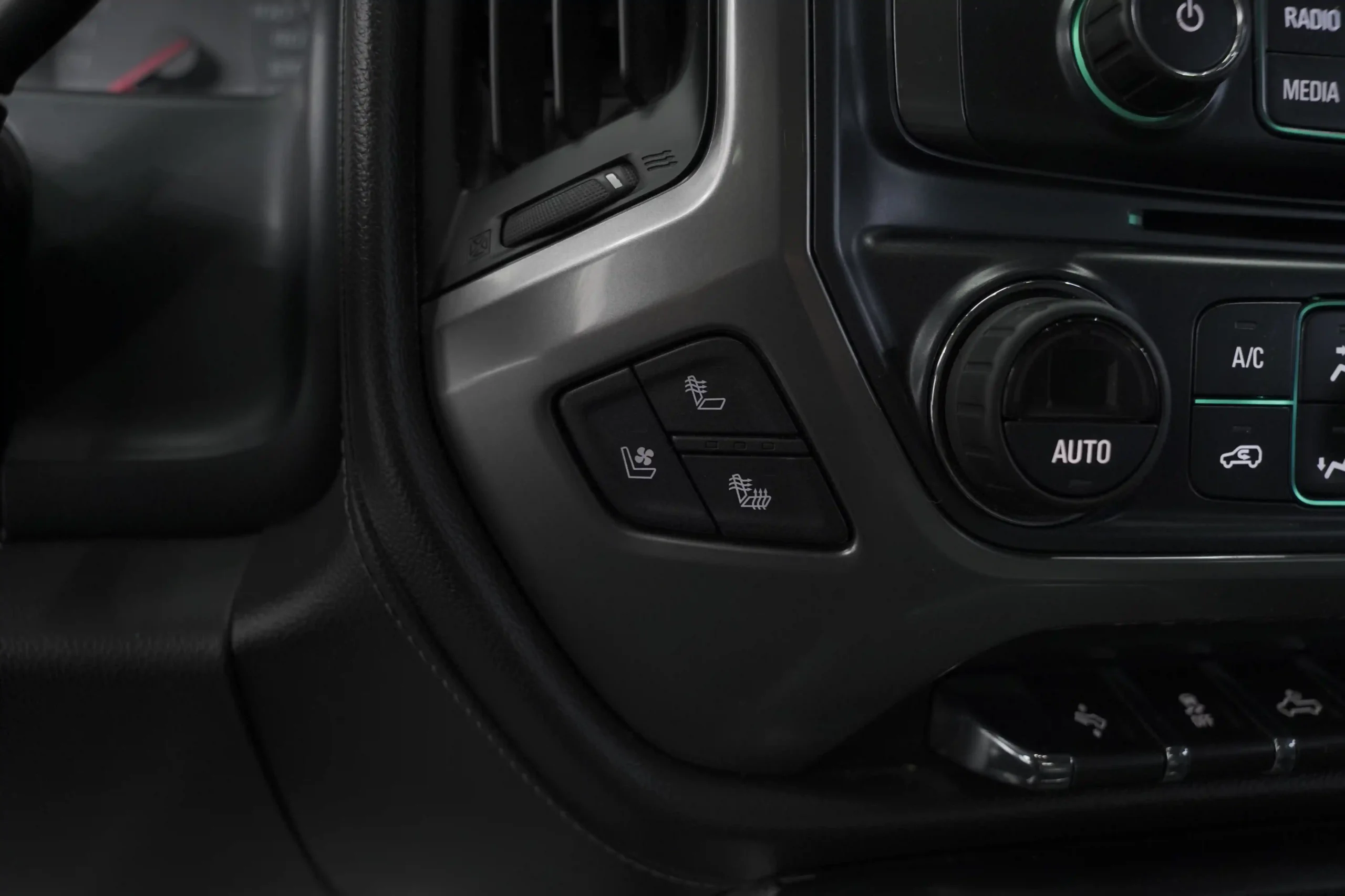 4206878F-98A7-4470-8F21-7044383E2F31_11_11zon