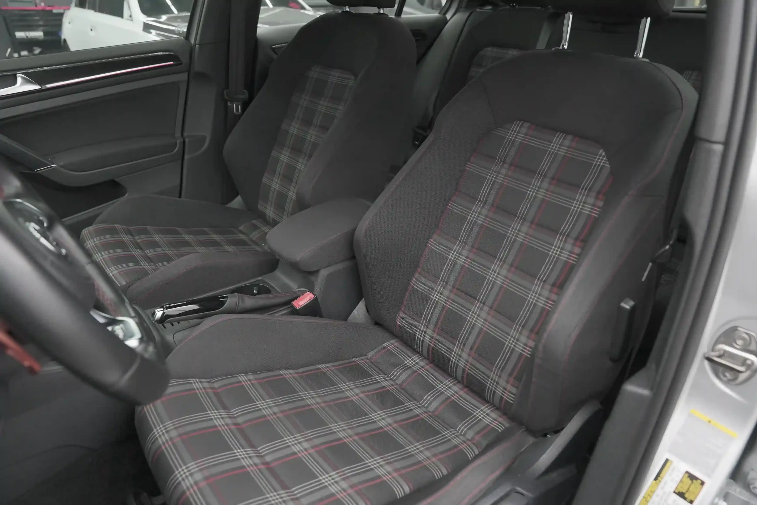 5353E48A-7643-403F-A0ED-C01E1C957526_9_11zon