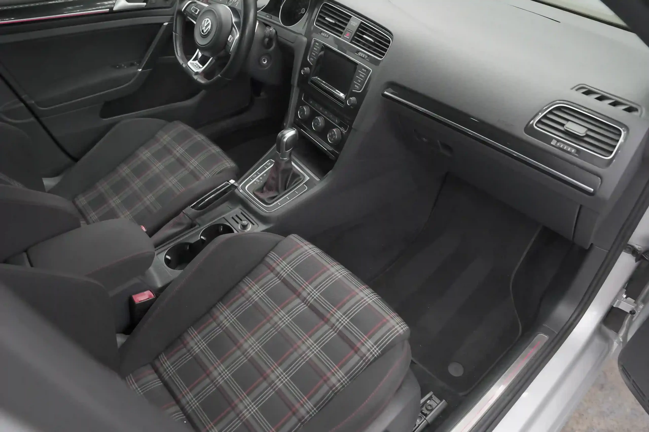 9FB36D5C-96C2-4E4B-829A-46FBAF7975F2_6_11zon