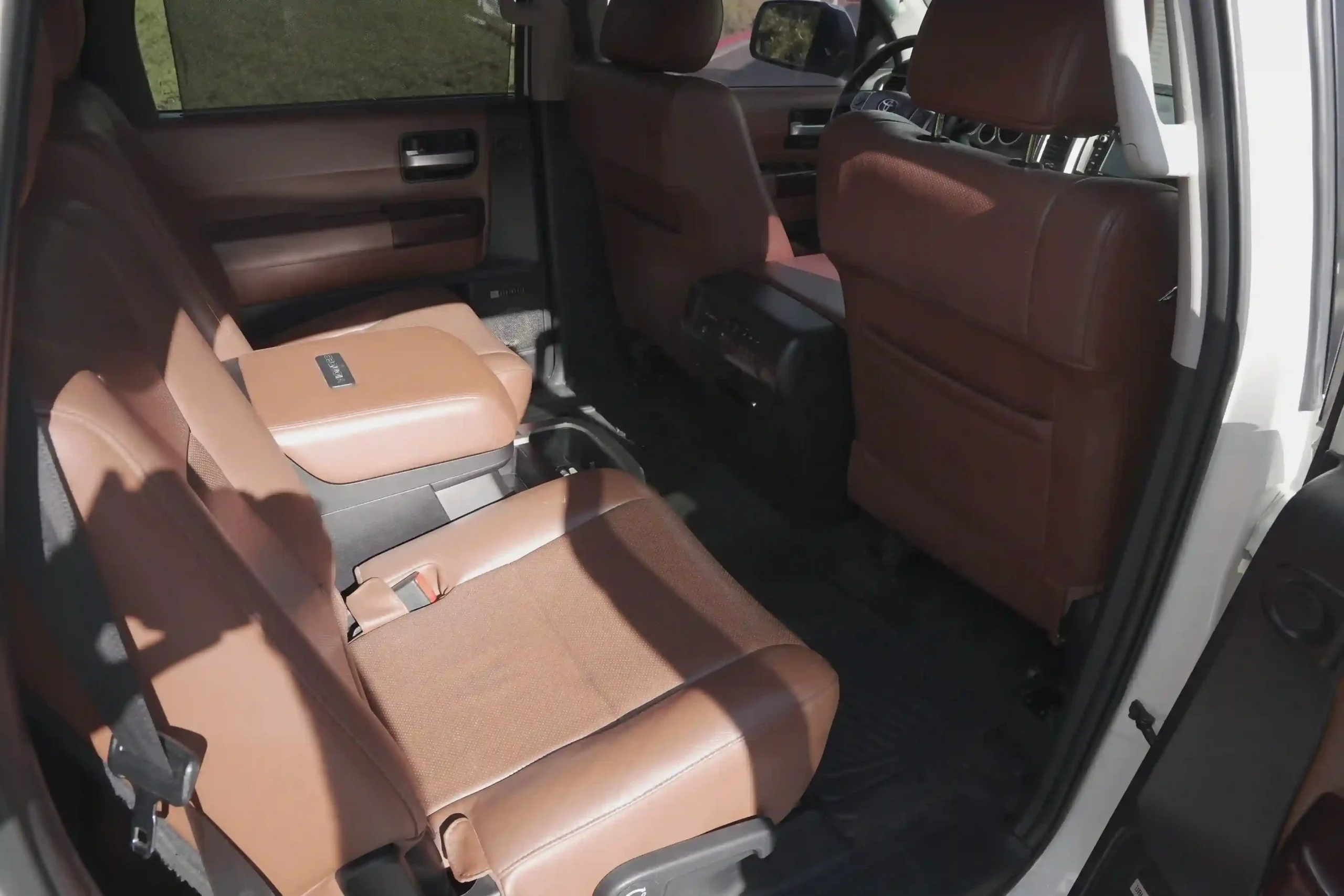 8937D252-F3D1-4854-8845-010ECE3135EE_13_11zon